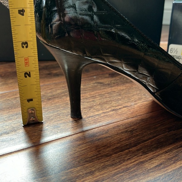 Black patent leather croco pumps with tassel - Picture 5 of 7